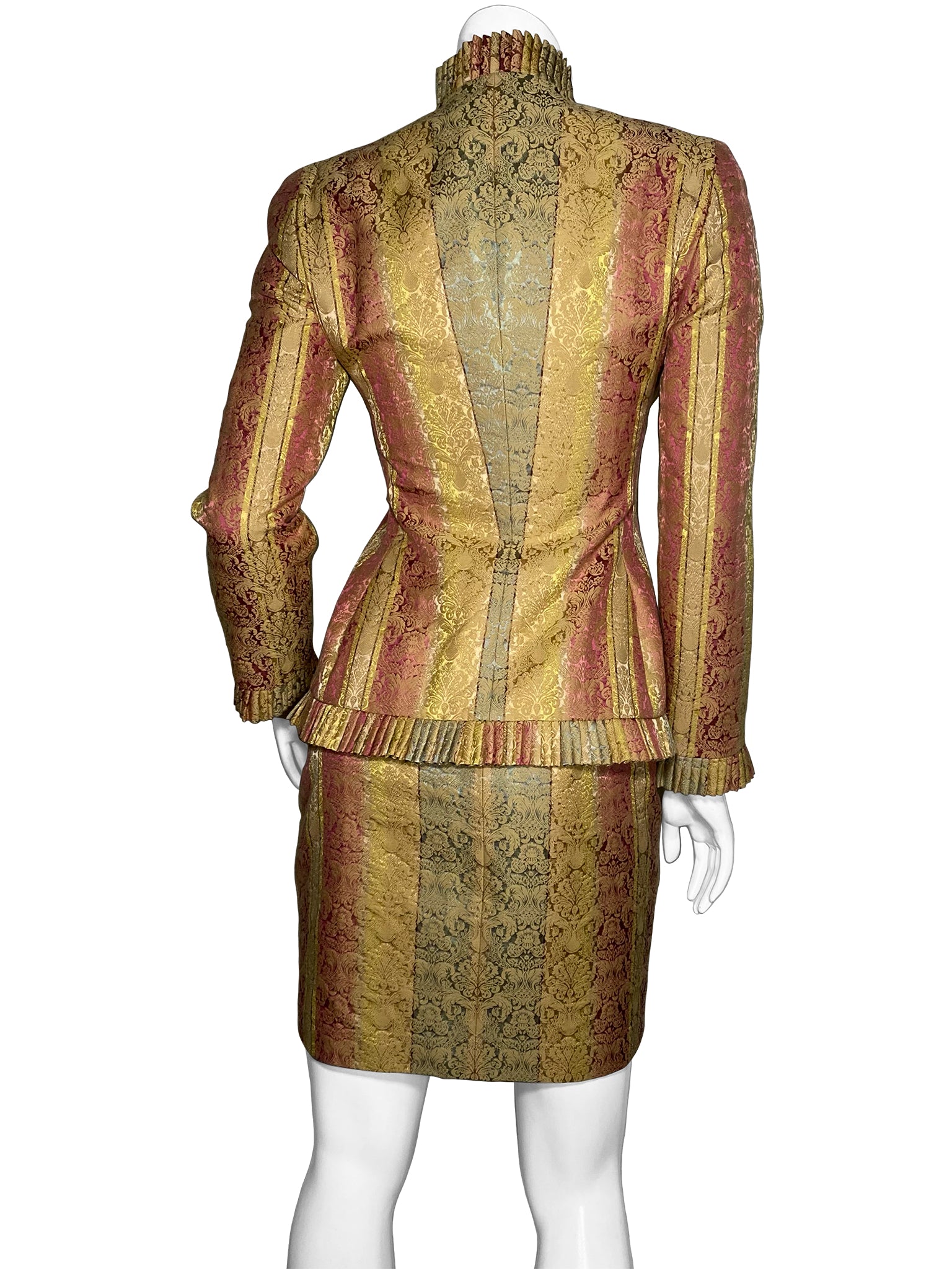 BILL BLASS